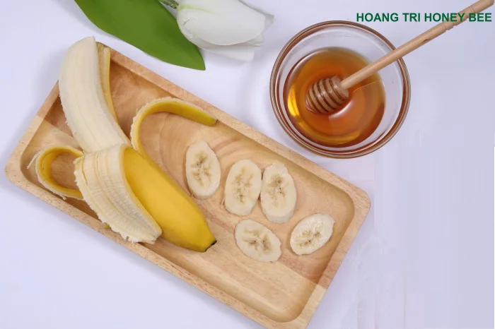 What is the use of banana - honey mask?